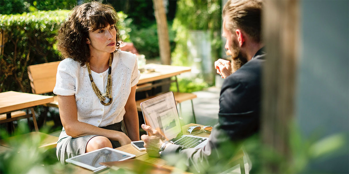 How to Use Body Language to Increase Sales